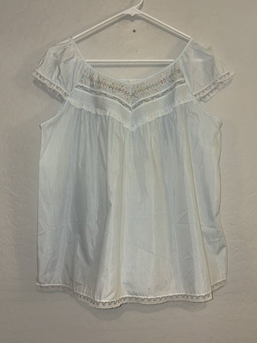 Vintage 1960s Schrank Baby Doll Petal Glo Embroidered Smocked Lace Top Medium